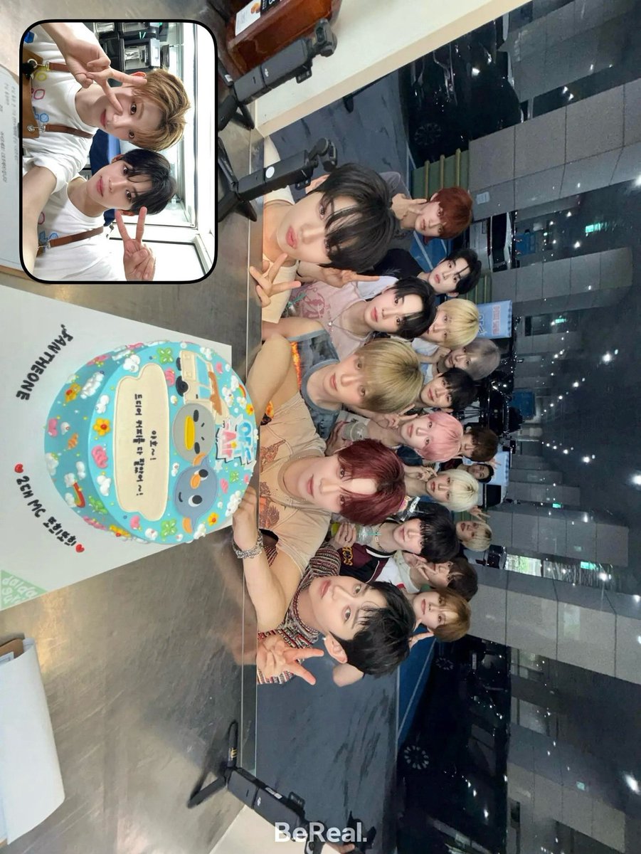 zzuxh2's tweet photo. 희주 위드팬 비리얼 짱 귀여우미,,,♥ https://t.co/ONNKHPFBKH