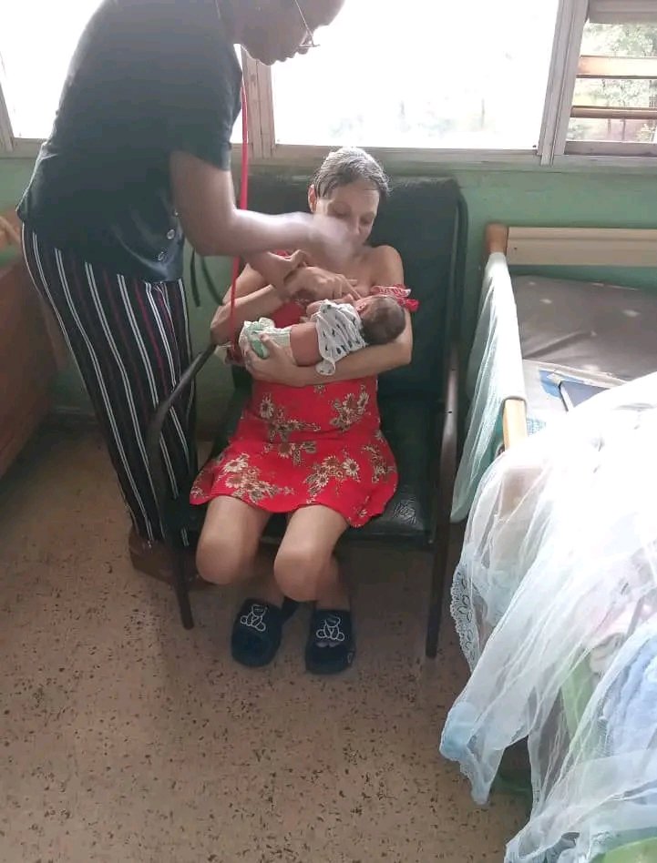 Dgsholguin's tweet photo. El Equipo de Promoción de Salud de conjunto al personal de Médicos y Enfermería del Hospital Guillermo Luís,realizan actividades en la Semana Mundial de la Lactancia Materna,desarrollando charlas,conversatorios y actividades demostrativas sobre la importancia de la misma
#Holguín https://t.co/3BBAcqMrix