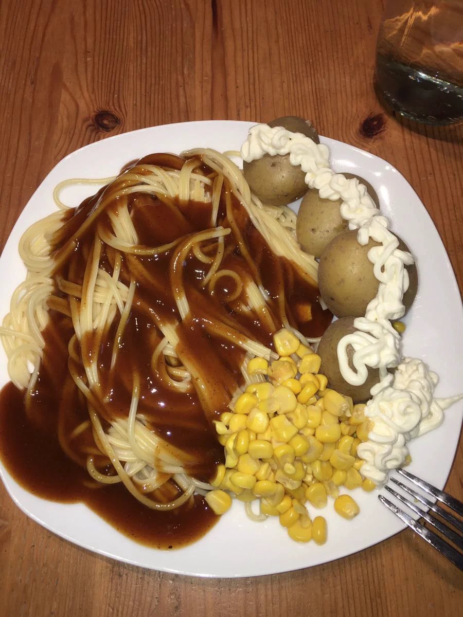burningwishs's tweet photo. bon appétit. ( *😋 ) https://t.co/WVEppGJs4q
