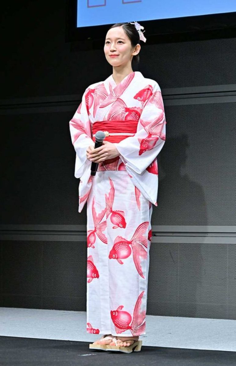 mitehoshii2's tweet photo. 好きな4人の浴衣姿！素晴らしすぎる！
#吉岡里帆　#今田美桜　#めるる
#鈴木愛理 https://t.co/606iUk3Ss6