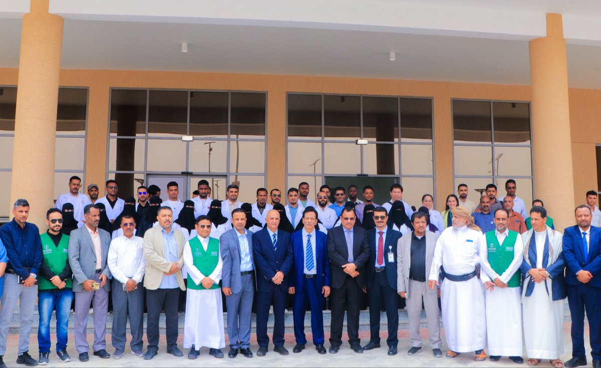 SaudiDRPY's tweet photo. جولة معالي وزير المياه والبيئة المهندس توفيق الشرجبي، ومعالي وزير الزراعة والري والثروة السمكية اللواء الركن سالم عبدالله السقطري، يرافقهما محافظ محافظة #المهرة الأستاذ محمد علي ياسر، إلى مدينة الملك سلمان الطبية والتعليمية، حيث اطّلعوا على التجهيزات المتكاملة للمدينة ومرافقها الطبية، مشيدين بدورها الصحي المحوري في تعزيز الخدمات الصحية لأبناء المهرة والمحافظات المجاورة.
#اليمن
#البرنامج_السعودي_لتنمية_وإعمار_اليمن