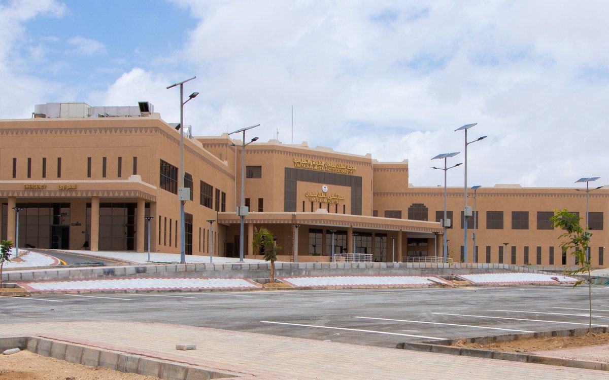SaudiDRPY's tweet photo. جولة معالي وزير المياه والبيئة المهندس توفيق الشرجبي، ومعالي وزير الزراعة والري والثروة السمكية اللواء الركن سالم عبدالله السقطري، يرافقهما محافظ محافظة #المهرة الأستاذ محمد علي ياسر، إلى مدينة الملك سلمان الطبية والتعليمية، حيث اطّلعوا على التجهيزات المتكاملة للمدينة ومرافقها الطبية، مشيدين بدورها الصحي المحوري في تعزيز الخدمات الصحية لأبناء المهرة والمحافظات المجاورة.
#اليمن
#البرنامج_السعودي_لتنمية_وإعمار_اليمن
