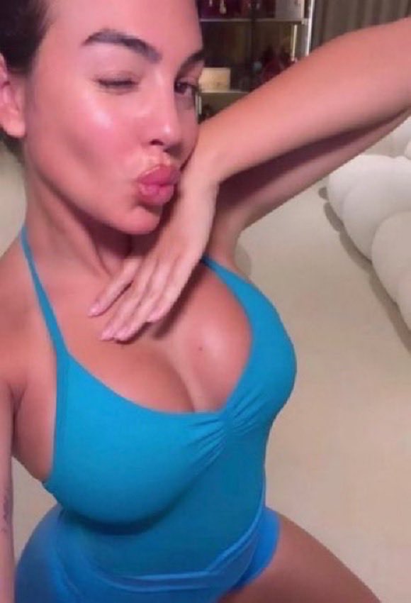 KalbKalob's tweet photo. حلب !!!!!😋😋 صورة بصورة لين نخرر 🐽🐽 يلااا خاااص 💋💋💦 https://t.co/jN9FPnJIl2