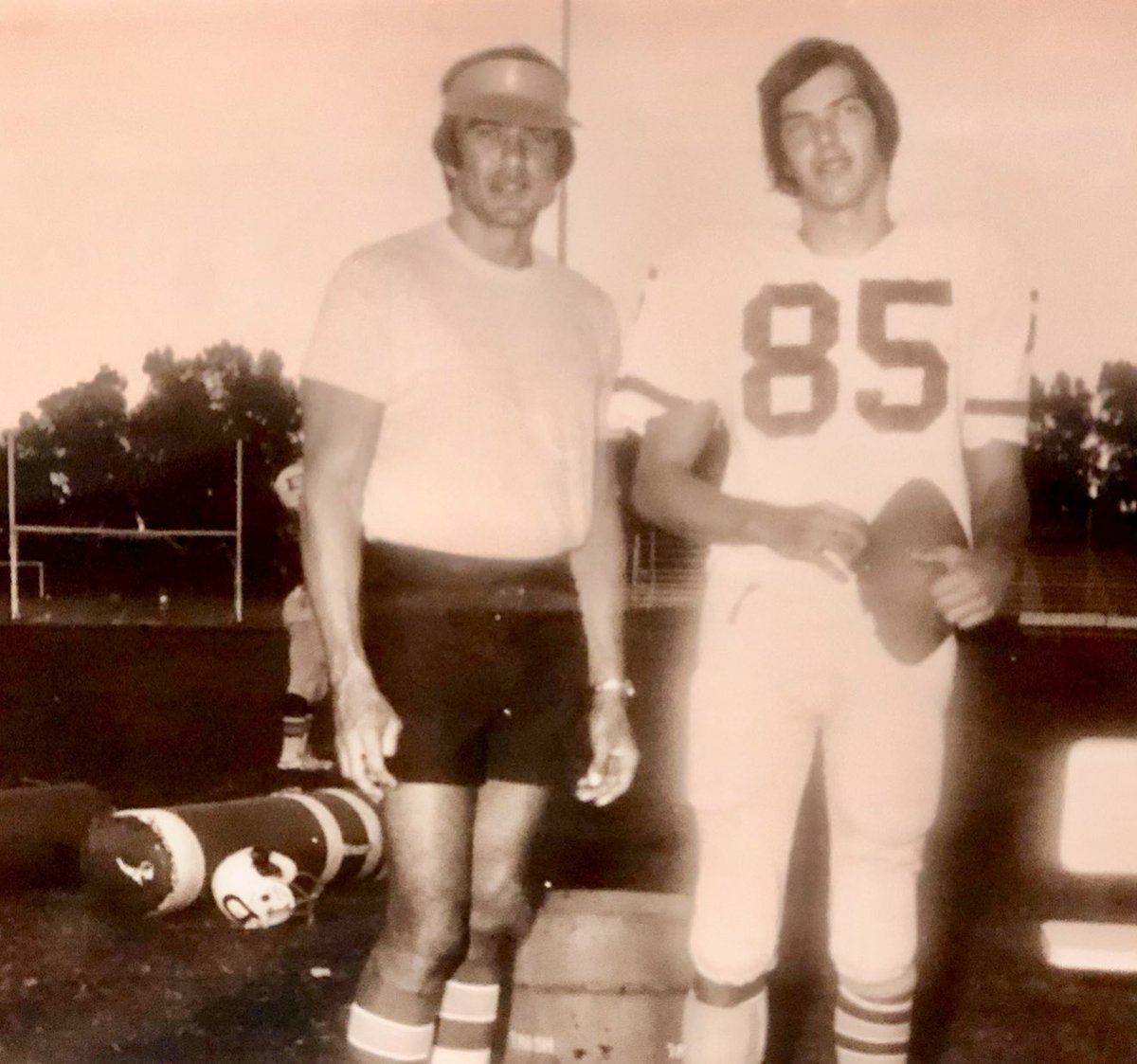 RomanGabriel3rd's tweet photo. Happy Birthday Dad 🎂❤️🏈🙏- Thank you for teaching me to play the game the right way ! #remembering @CollegeofDesert @COD_Athletics https://t.co/n952Q1oS5X