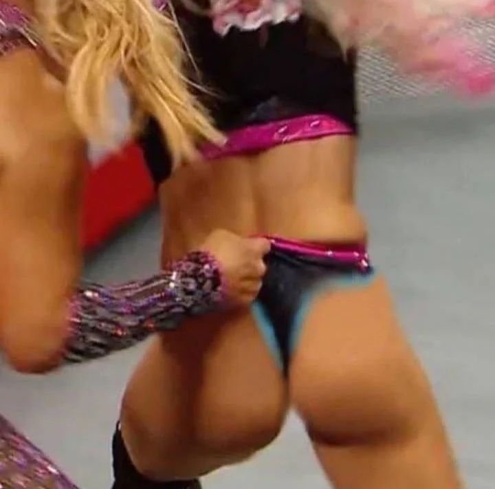 ElaynasAngel's tweet photo. Alexa Bliss https://t.co/VhDhxgXTLY