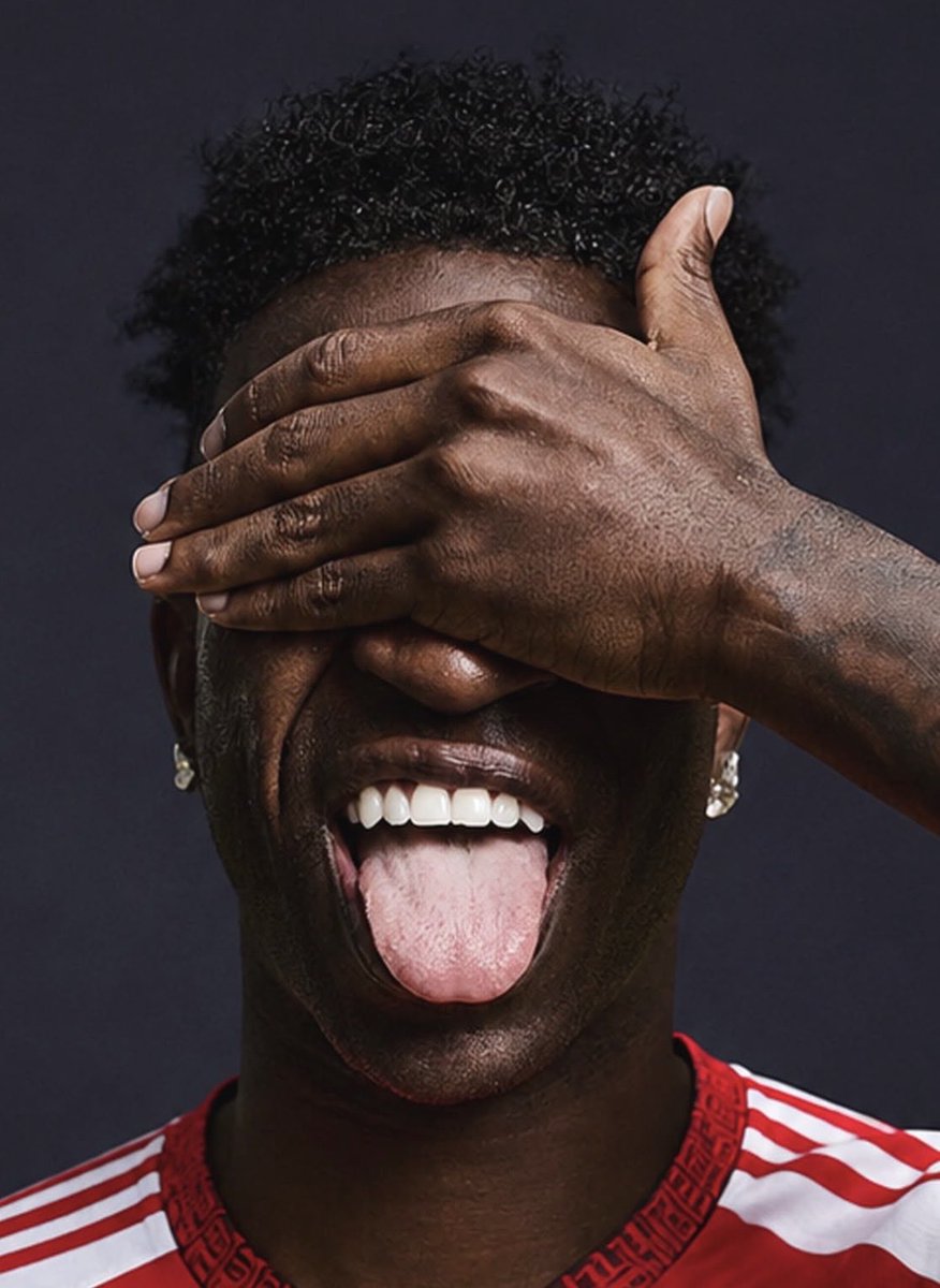 ArsenalN7's tweet photo. 🚨 BREAKING from @David_Ornstein:

Arsenal have thoroughly assessed every financial detail involved in a potential move for Vinícius Júnior and are reportedly willing to make a historic investment, one that could redefine the club’s ambitions and send shockwaves across the Premier League, Europe and world football! 🇧🇷

There is growing confidence within Arsenal that Vinícius is open to joining the club. The belief at the Emirates is that if the Brazilian decides to leave Real Madrid, Arsenal would be his preferred destination. 😳