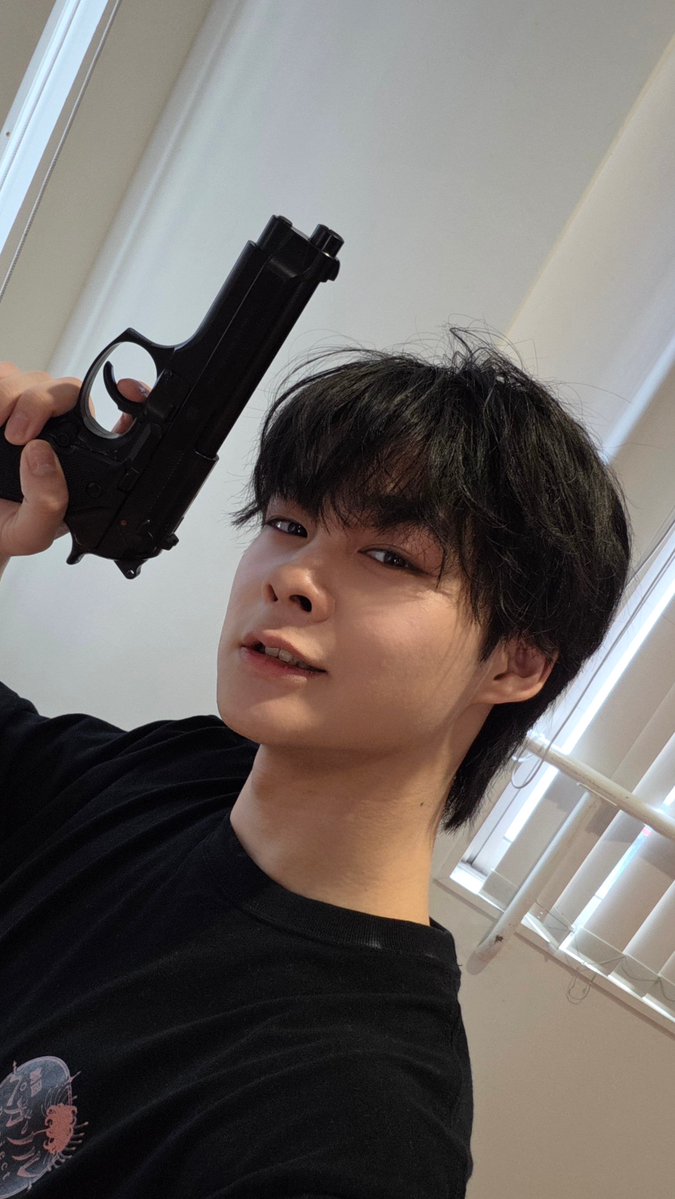 TAKUMA110503's tweet photo. ヒューマンバグ大学舞台
『京極の轍 ~京炎戦争編~前編』

今日もお稽古でございました！！

今日は作中一の大変なアクションシーンがつきまして、流石にばたんきゅ〜でした꜀(  ꜆-ࡇ-)꜆

そして、真さんも合流してアンサンブル全員集合！！

楽しむぞ〜！

#バグステ
#ヒューマンバグ大学
#京炎戦争 https://t.co/Xd8EjDPvvh