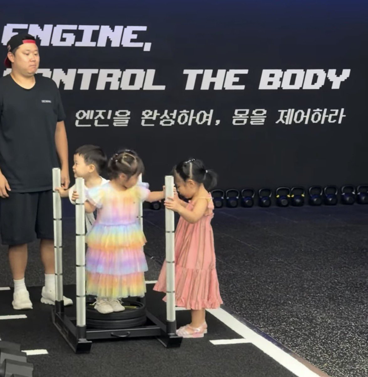 twforsg's tweet photo. 우승이랑 굶견이님 뎅옵 센터 가셧나보다 🥹🥹🥹 https://t.co/sJyKOHjEdE