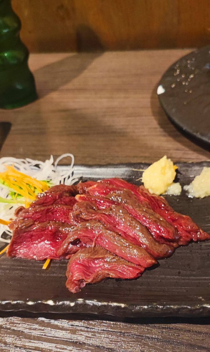 Sintaabe0919's tweet photo. 今日は二人で馬肉専門店に行ってきやしたぁ美味かった✌️
その後二人でカラオケ行って帰りましたとさ
相変わらず写真下手ですいやせん
おやすみなさい(:3[____] https://t.co/j38O3Sjk4c