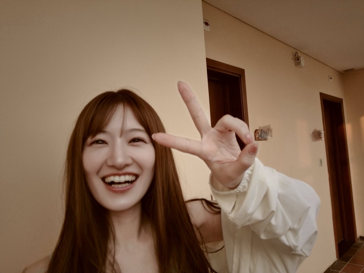 nakada_official's tweet photo. 8/6 #中田花奈 誕生日おめでとう🥳

いつもたくさんの応援ありがとうございます！

今日はchun.でお祝いパーティーかな？

タレント業も、麻雀も、お店も、すべてで幸せに過ごせる1年にしましょうね…！

私たちの #ナカダカナシカ💋

これからもどうぞよろしくお願いいたします！

（staff） https://t.co/48yKtQruvk