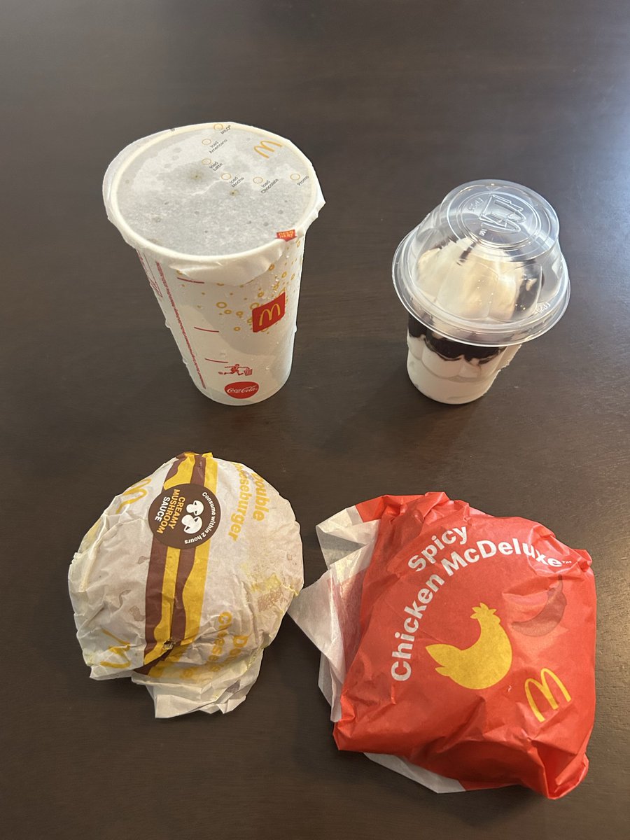 mongsdeddi's tweet photo. coz im sad. so i need energy to feel bad. https://t.co/AEwFKmhf7d