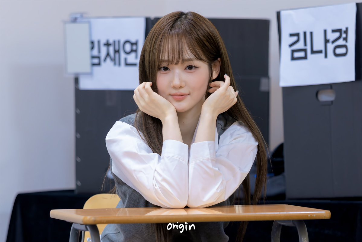 Or1gin030806's tweet photo. 260801 HQ

생일 축하합니다🥳😊

#트리플에스 #tripleS #윤서연 #Seoyeon https://t.co/D7YpWO9jYV