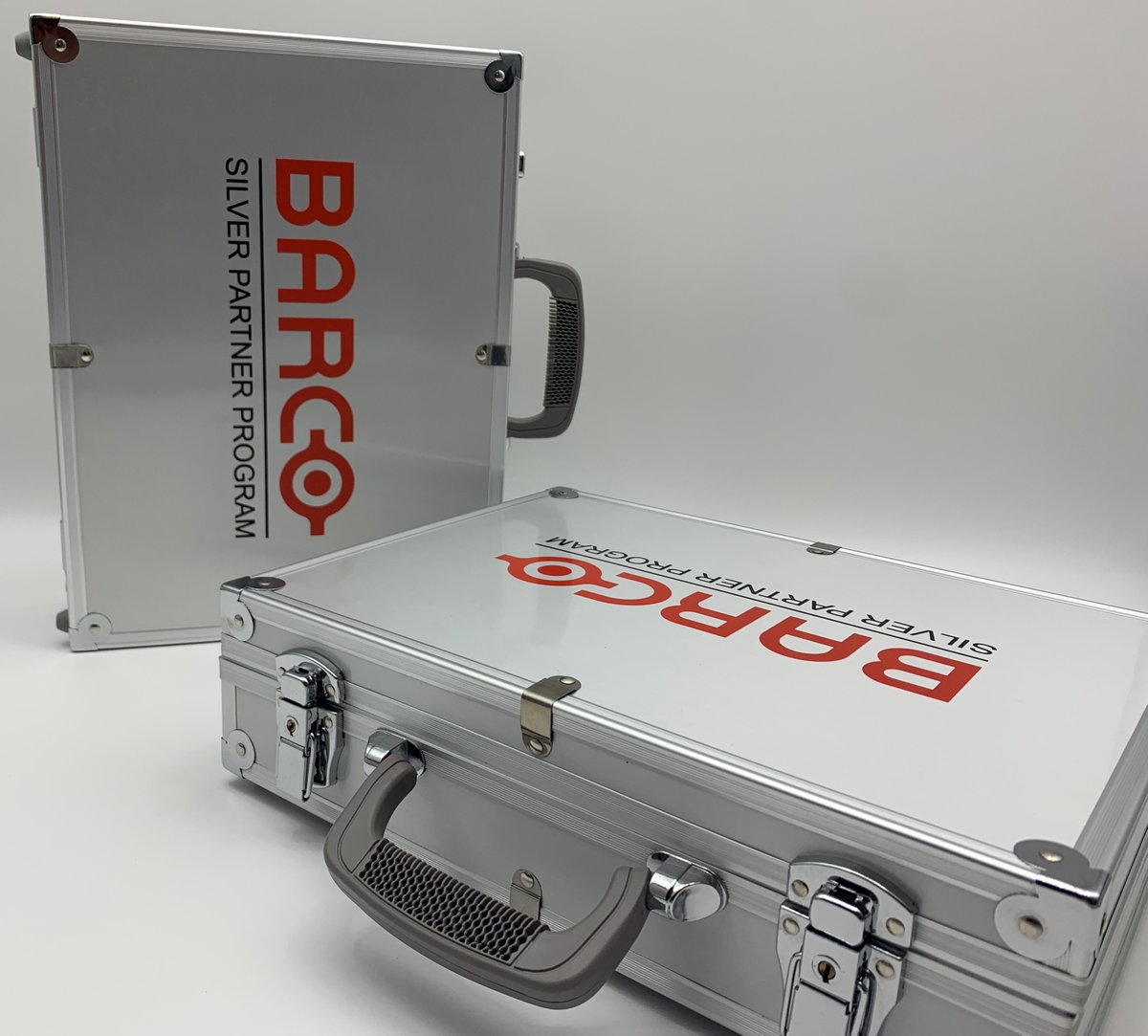 JTSnell's tweet photo. Marketing Kit Magic by @snellercreative #sneller #snellercreative #snellercreativepromotions #madeinusa #membership #kit #membershipkit #marketingkit #prkit #presskit #saleskit #marketing #branding #promotional #advertising #packaging #giftpackaging #usa
https://t.co/YTYq5bTz0D https://t.co/XtBaracjW5