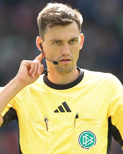 SrAnsetzungen's tweet photo. 3. Liga, 1. Spieltag
TSG 1899 Hoffenheim II - Hansa Rostock (So., 13:30 Uhr)
🙍♂️: Felix Grund
🚩: Daniel Bartnitzki
🚩: Lennart Wolff
4️⃣ : Mathias Heilig
#Grund #TSGFCH #3Liga https://t.co/r1F8K9V3kY