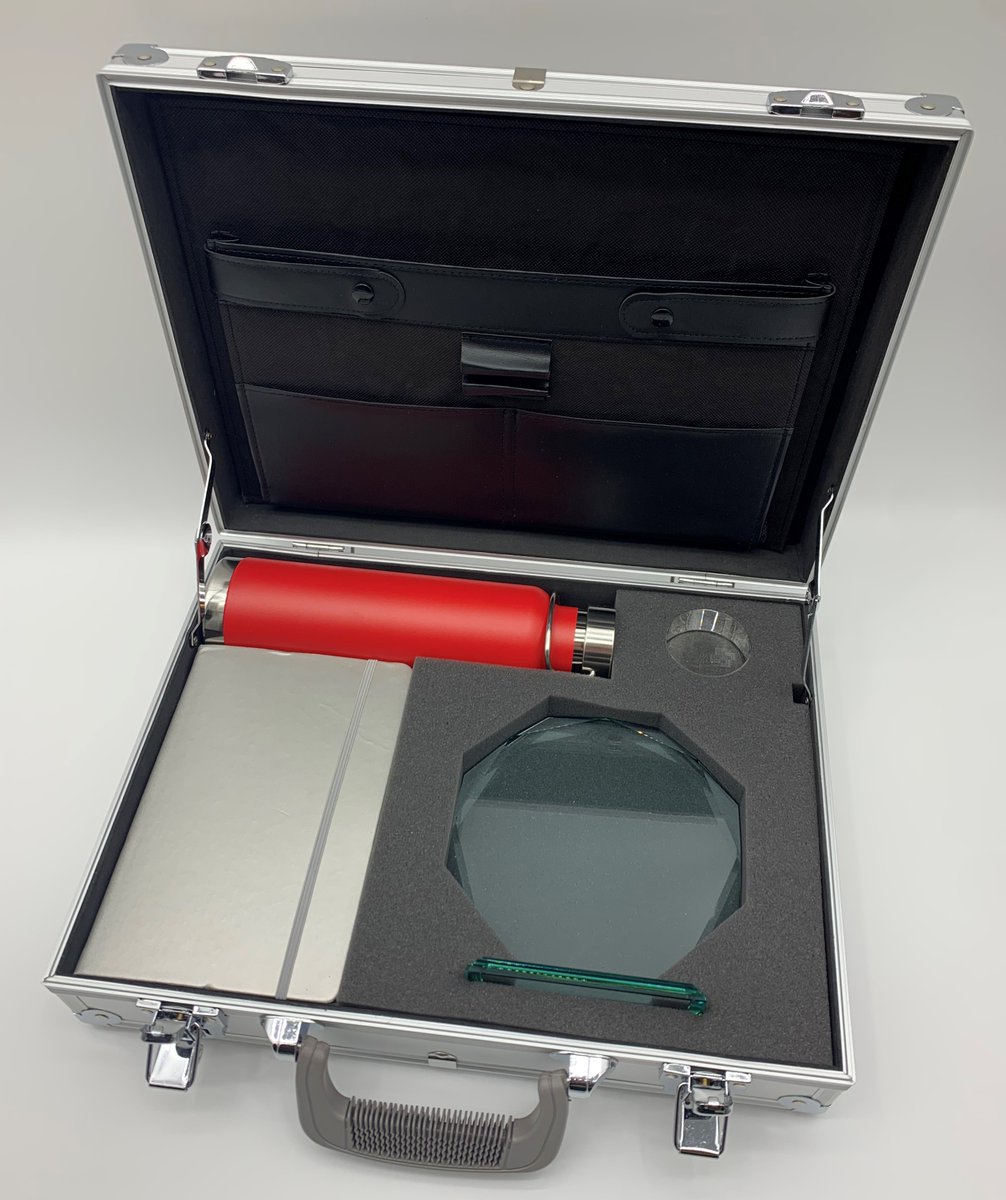 JTSnell's tweet photo. Marketing Kit Magic by @snellercreative #sneller #snellercreative #snellercreativepromotions #madeinusa #membership #kit #membershipkit #marketingkit #prkit #presskit #saleskit #marketing #branding #promotional #advertising #packaging #giftpackaging #usa
https://t.co/YTYq5bTz0D https://t.co/XtBaracjW5