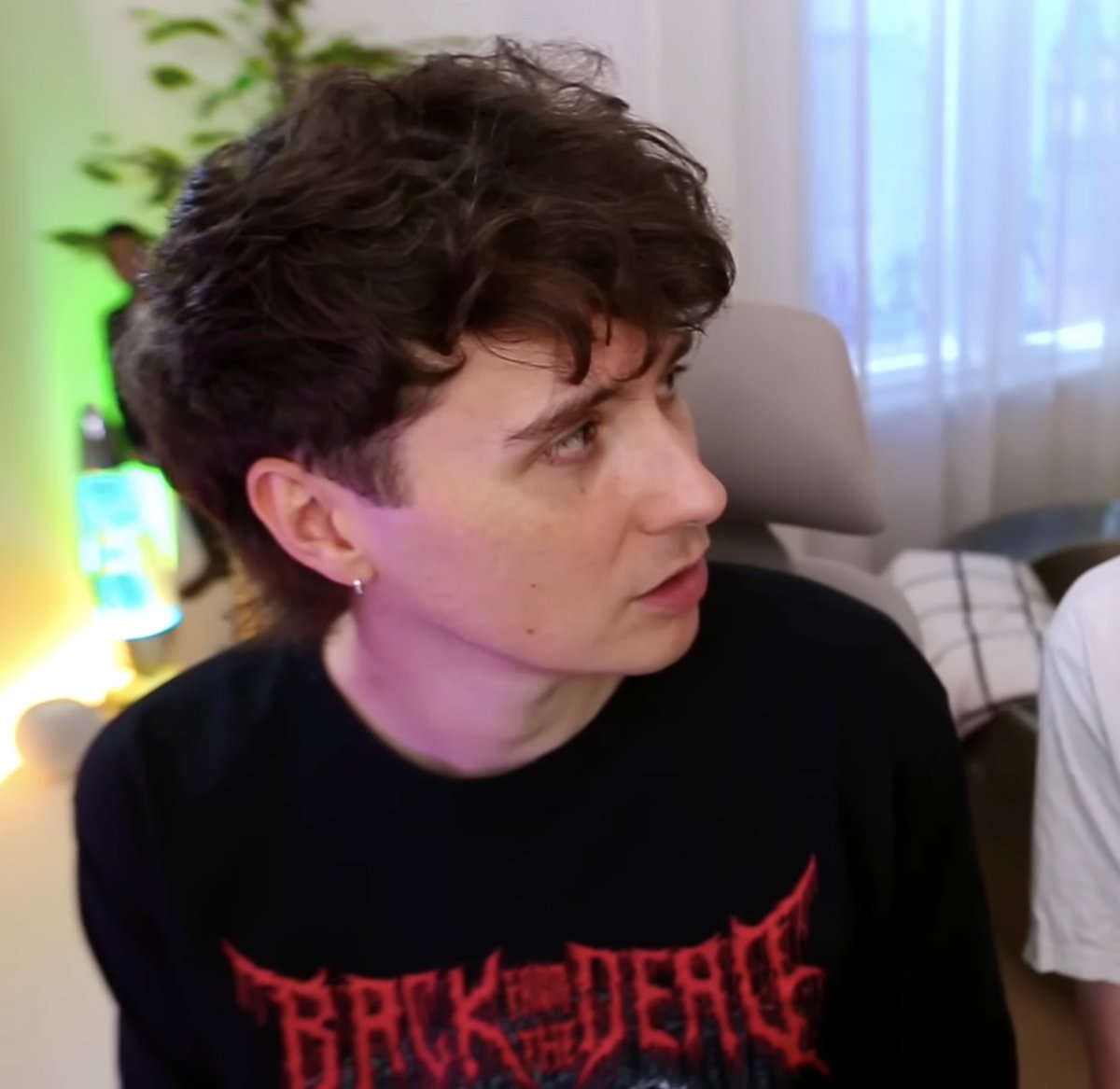 liaispeachless's tweet photo. can we just appreciate how good he looks in this https://t.co/zEuqvO1WuD