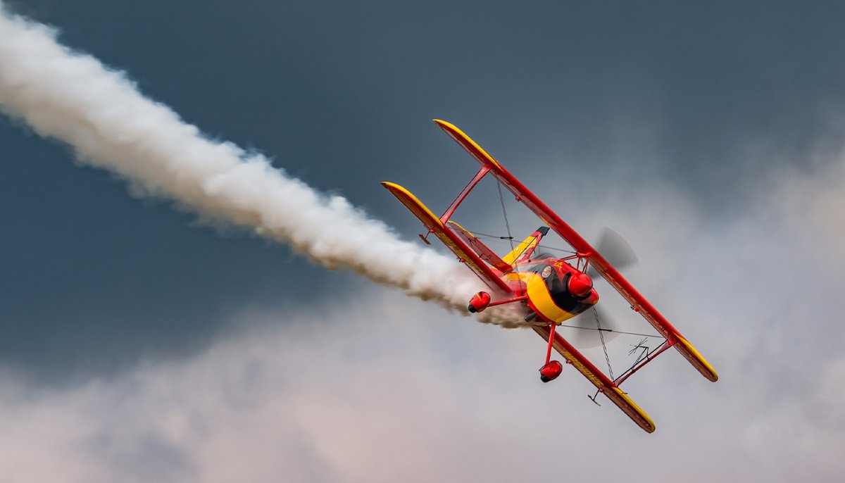 Sigma_Photo's tweet photo. With more than 40 years of aviation photography experience, Jim Koepnick knows a thing or two about shooting an air show. With the Sigma 300-600mm F4 DG OS | Sports, he may have found his favorite telephoto lens ever.

Learn more & see photos:
https://t.co/dRLfcizfP1 

Faster shutter speeds, less noise, and flexibility to photograph high-speed aircraft even when the light starts to dim.

#Sigma #Sigma300600mmSports #photography