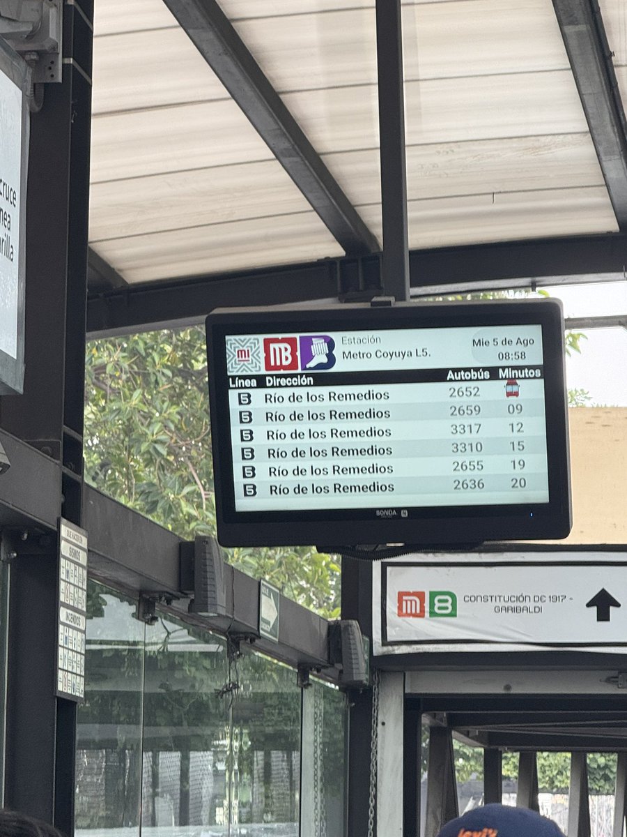 edd_ynz's tweet photo. Hoy el @MetrobusCDMX amaneció sin ganas de trabajar https://t.co/UpCkfxojEK