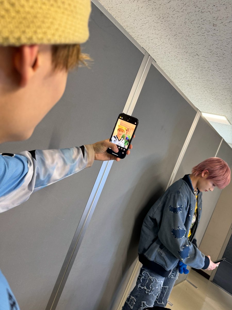 official_DXTEEN's tweet photo. [#福田歩汰]
こうしん23歳おめでとー！！！
同い年バンザイ！にゃんにゃん！
これからも一生よろしく☺️

#HAPPYKOSHINDAY　　　
#DXTEEN #FUKUDAAYUTA https://t.co/Pwon9pOFre