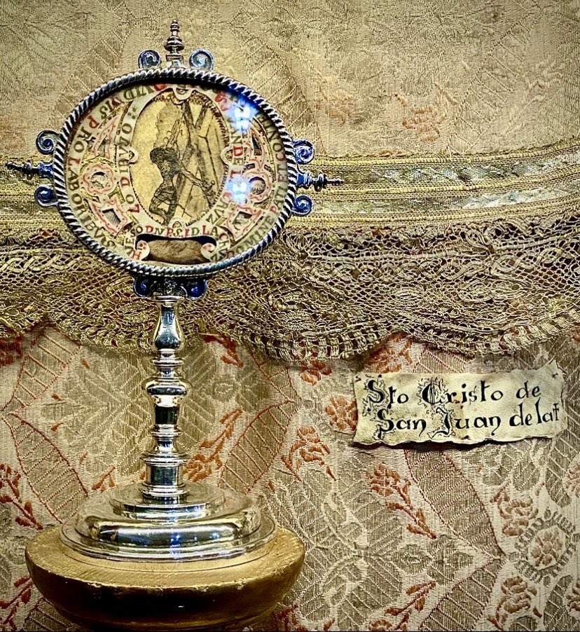 robertoofarrill's tweet photo. ✨El crucifijo dibujado a pluma por san Juan de la Cruz (s. XVI), desde la mirada celestial de Dios Padre sobre su Hijo, se conserva en el monasterio de la Encarnación, de Ávila, España.✨ https://t.co/5ylaMpaVlo