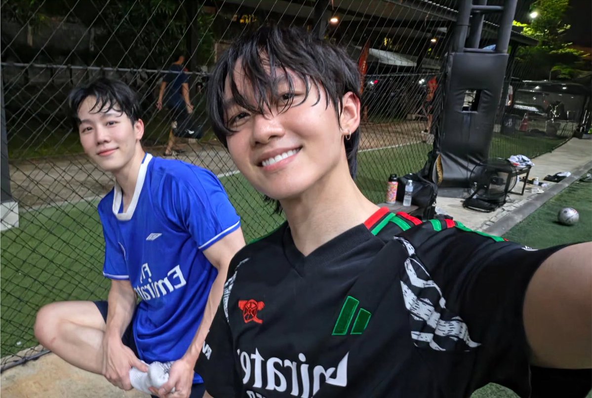 skymlln11's tweet photo. สองจิ้วแจ๋งแจง แชะๆภาพกันด้วยยย น่ารักๆๆๆ 🥺🤏🏻✨

#warwanarat @warwanarat 
#MSIWAT @Siwat666666 https://t.co/S4tQIBr0nc