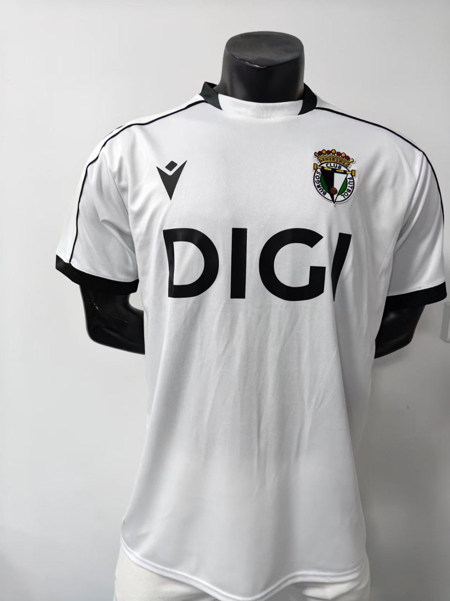 HenaresZone's tweet photo. 💯 INAUGURAMOS TIENDA DEPORTIVA 💯 

🚨 ¡SORTEAZO DE BIENVENIDA! 🚨

👕 El ganador podrá elegir entre:
⚪️ 2ª equipación del Real Madrid 2026/27
🔵🔴 2ª equipación del FC Barcelona 2026/27
⚪️⚫️ 1ª equipación de Burgos CF 2026-27
⚫️🟡 2ª equipación del Burgos CF 2026-27

📋 ¿Cómo participar?
✅ Sigue a @HenaresZone 
🔁 Haz RT a este tuit
👥 Menciona a un amigo
➕ Cada amigo adicional mencionado = 1 participación extra.

📅 El sorteo finalizará el 8 de agosto a las 23:59.
🏆 El ganador se anunciará el 9 de agosto.

🔥 ¡Y atención!
💥 Si llegamos a 1.000 RT ➜ 2 ganadores
💥 Si llegamos a 2.000 RT ➜ 3 ganadores
💥 Si llegamos a 3.000 RT ➜ 4 ganadores

¡Mucha suerte a todos! ⚽🎁