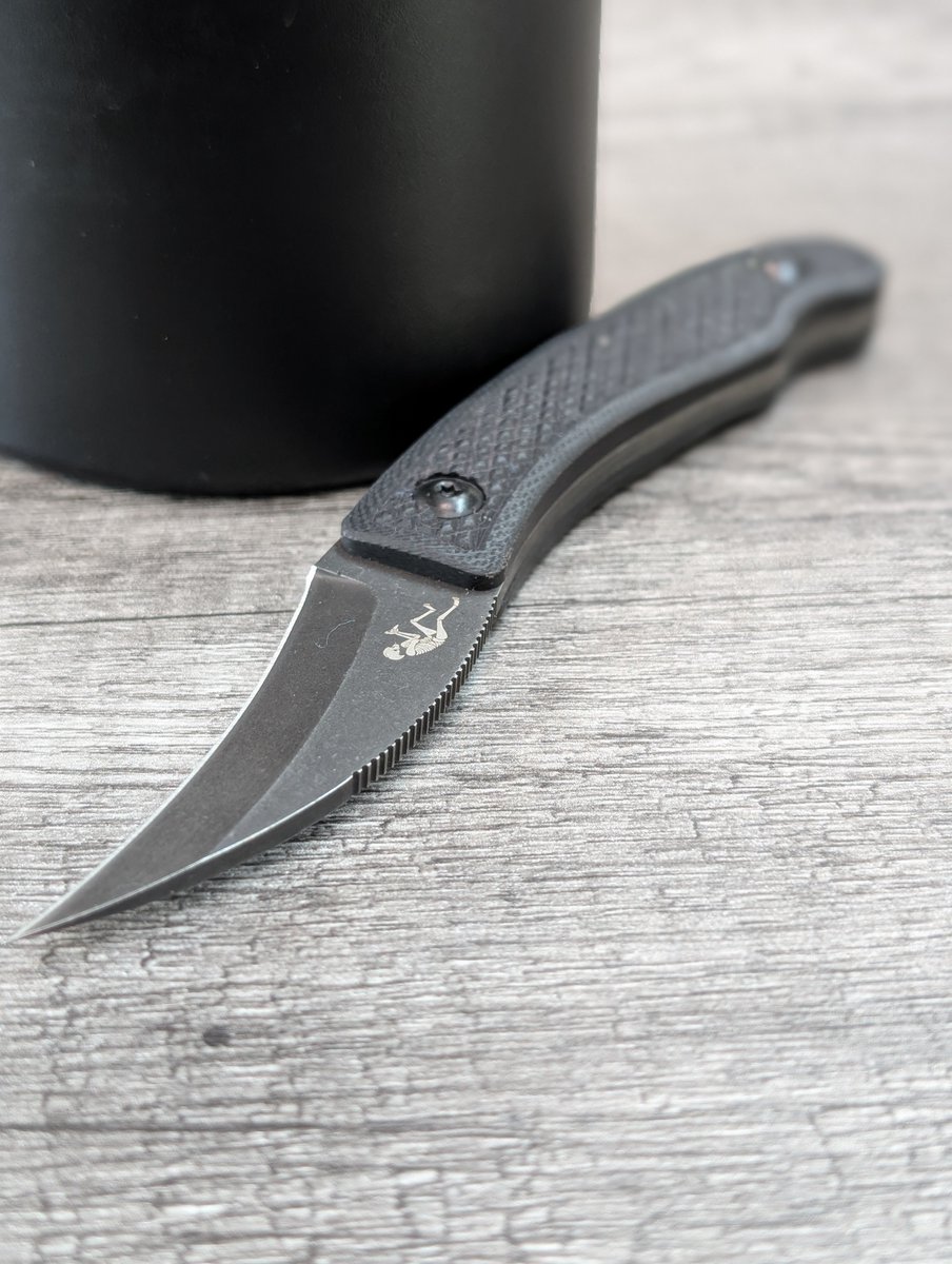 ernst_404's tweet photo. Elvia utility knife, by sneakreaper industries. https://t.co/AtqT7zSSTC
