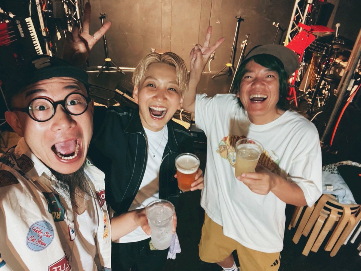 hungry_chiaki's tweet photo. だいぶ時差投稿になってしまいますが…
7月のナカノ兄さんと大ちゃんとの青森〜北海道のライブのことをᝰ✍🏻

とにかくどの会場もアットホームで楽しくて笑いの絶えないライブだった😆✨️
来てくれた皆さん、本当にありがとう！！

詳しくはインスタを⬇️
https://t.co/Tj765vA2FY https://t.co/WgX0bZSggU