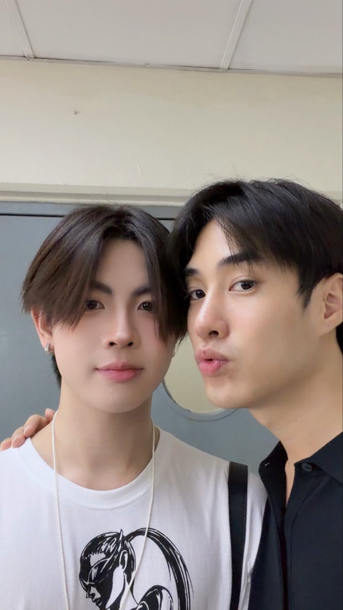 AOnewnk's tweet photo. วันนั้นก็ซ้อมร้องเพลงกับลุงเก่งด้ยนี่นา https://t.co/HVPQFrN09o