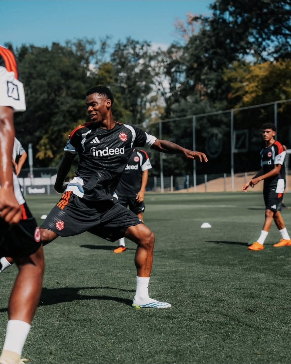 PoojaMedia's tweet photo. Rafael Onyedika returns training with new club, Frankfurt 🔥🇳🇬 https://t.co/fnFSeAMZBO