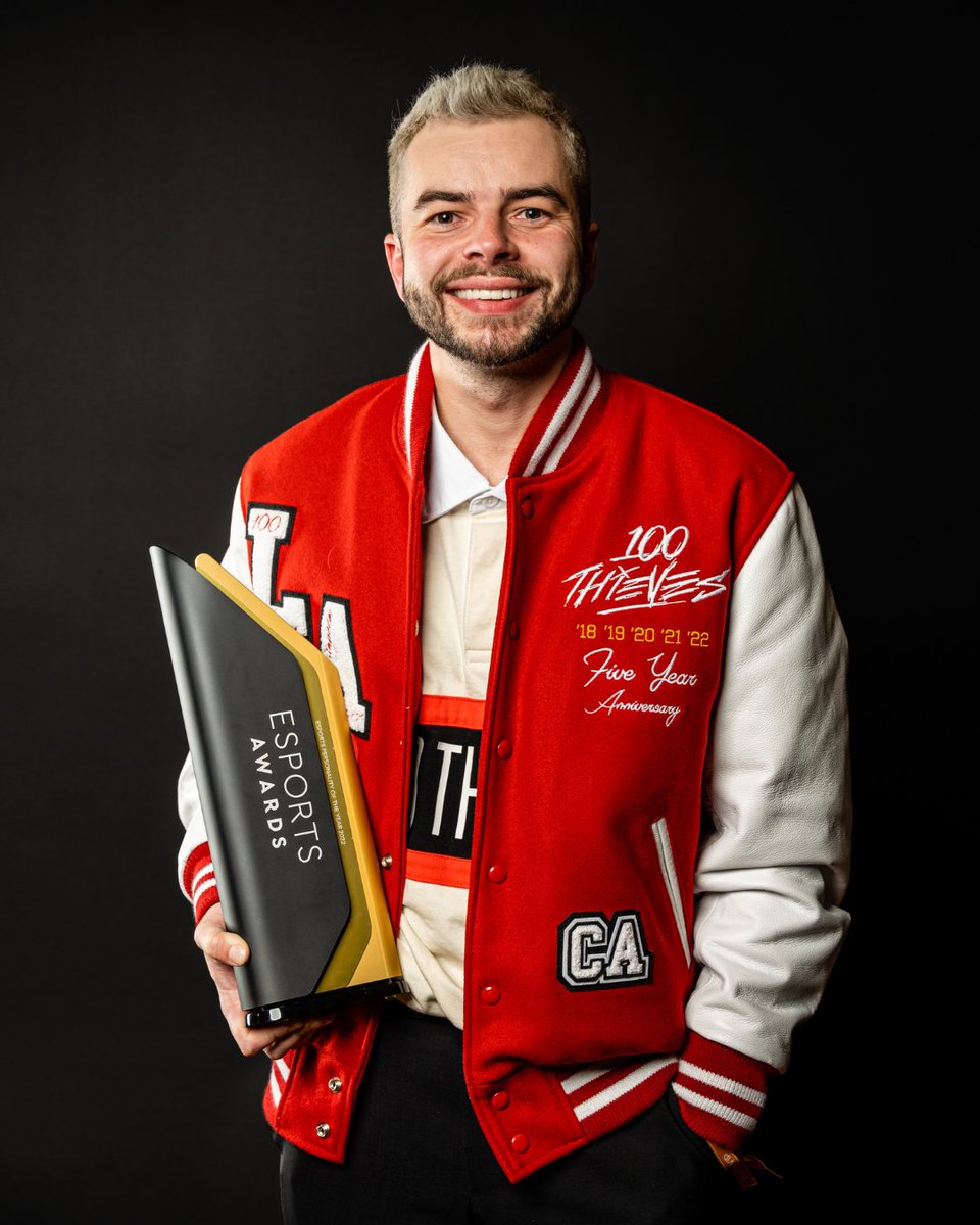 esportsawards's tweet photo. Only 24 hours to go. ⏳

The road to the Esports Awards 2026 begins tomorrow.

Who deserves to lift the iconic ESA trophy this year? 🏆

Join us tomorrow at 4 PM BST as we unveil the first wave of finalists and reveal everything you need to know about this year's awards. https://t.co/VaT1LmR4Df