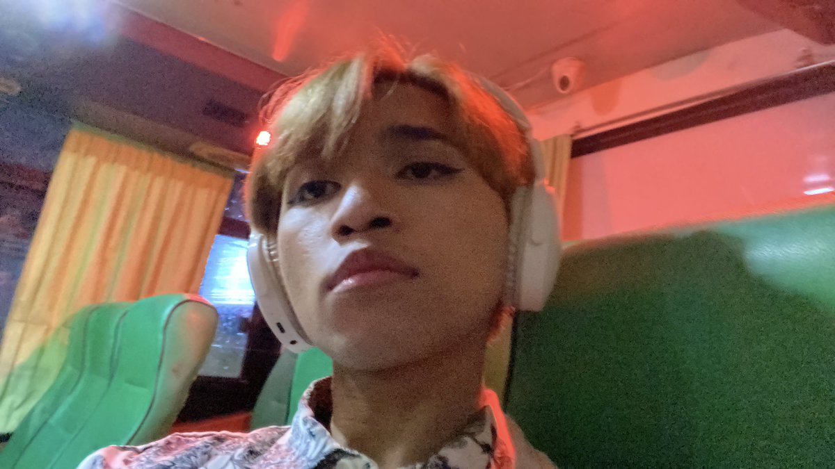 ronism's tweet photo. bus bj when chariz https://t.co/98whUyyIKh