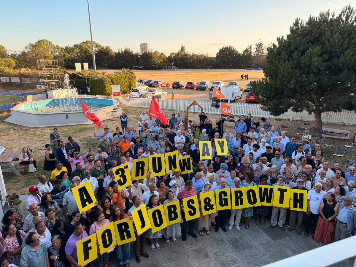 GMBLondonRegion's tweet photo. Great to be at last night's Back the Third Runway dinner, meeting fellow members and colleagues from across the movement.

A third runway at Heathrow means jobs. Good, skilled, unionised jobs and apprenticeships for workers and communities across London and beyond.

GMB backs the third runway because we back workers. Let's get on and build it.

#BackThe3rdRunway