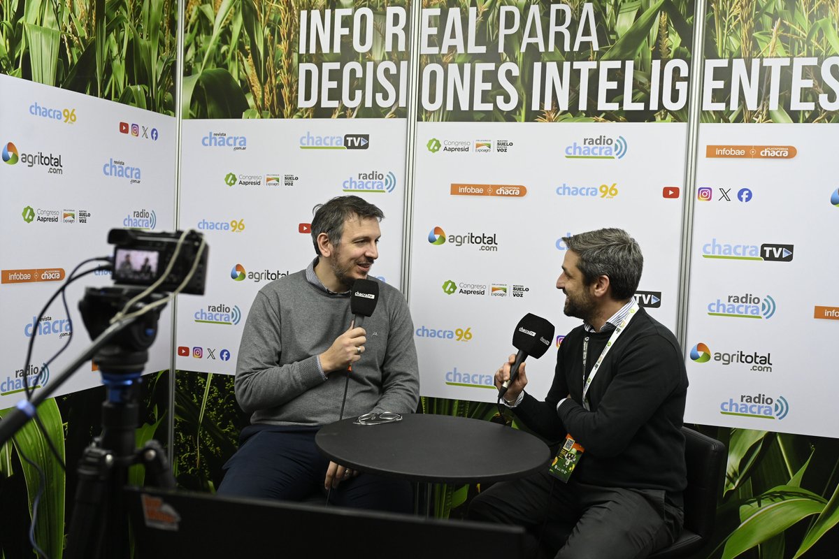 JCuattromo's tweet photo. Estuvimos en el Congreso de @aapresid en #Rosario junto al equipo de @bancoprovincia. 
En nuestro stand presentamos herramientas de financiamiento, productos y servicios para el agro, y conversamos con productores/as y empresas para conocer de primera mano la realidad del sector. https://t.co/obJcN0wVB8