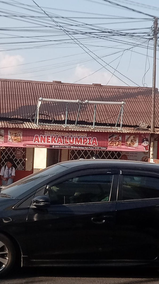 riyantorazak's tweet photo. Kulinern 'lagi ; lumpia bung jln tgh 
 __ 
 Sbnrnya awlnya tdk cari jjanan ini 
 tapi tk sngj nemu '

 lumyan cocok dn bisa jadi lnggn jgk pjg sprtinya utk 'tamba kangen' lmpia Smrg an 

 jdi bgini ndor,lumpia itu  kulit-isi  enak

jdi bgini saja ndor , luar dlam yg enak2an sja.. https://t.co/9kq75YwTCw