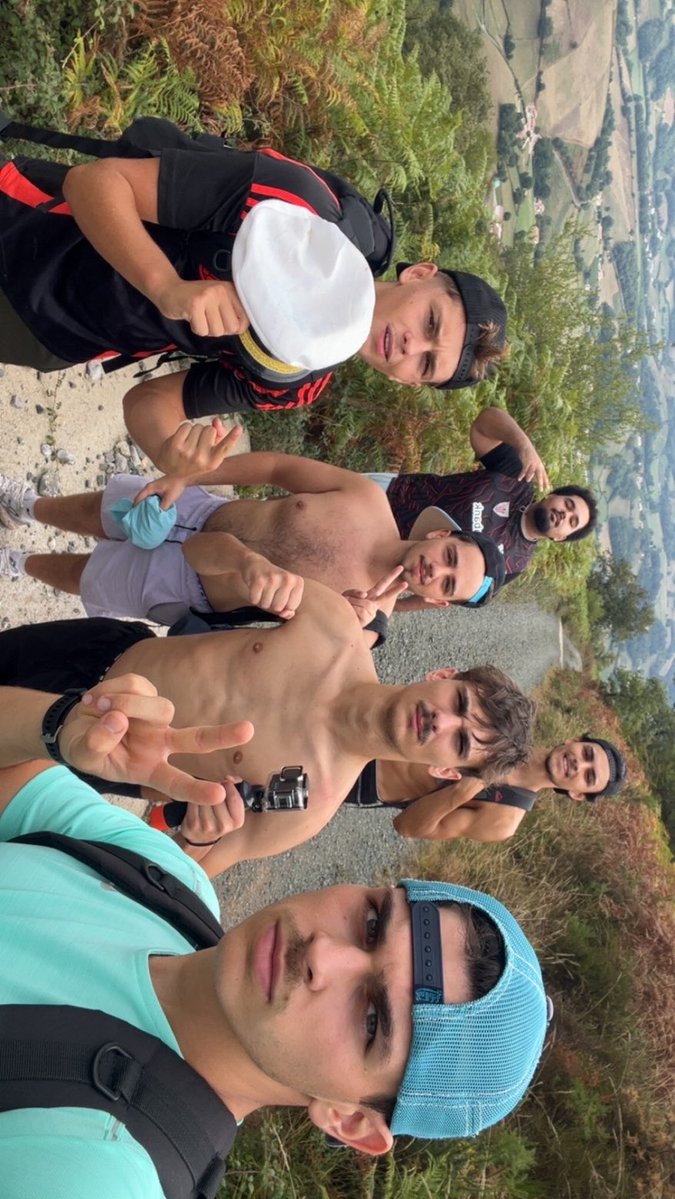 antt0n__'s tweet photo. @MaetannB5288 @nono_nerix @23adnane 
@theo @liam
petit rando avec les potes aujourd’hui https://t.co/Rk0y3txAAi