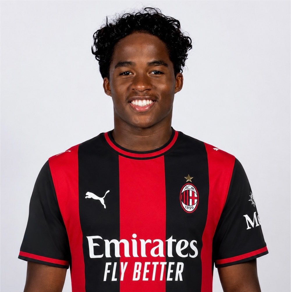 ACMilanContext's tweet photo. 🚨🚨 BREAKING: AC Milan monitoring Endrick

The Rossoneri have asked Real Madrid for information, preparing possible alternatives in case Rafael Leão leaves.

Endrick is one of the main profiles being considered for the attack. https://t.co/ixi0GpcYsp