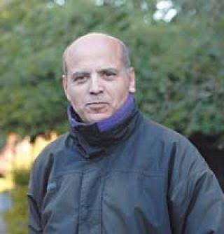 marianoobarrio's tweet photo. TRAS LA CRISIS DE BRASIL, EL EX JUEZ GUILLERMO TISCORNIA ADVIRTIÓ QUE JAVIER MILEI PADECE UNA INHABILIDAD MORAL SOBREVINIENTE

1.“Gusano asqueroso”, “ te aplasto en una silla de ruedas”“ Nido de ratas”, “ratas”, “ bruta no sabés nada”. “mogólico”,  sumado a cuatro inmundos  reposteos en la red social X dan cuenta –amen de un más que evidente trastorno de personalidad- acerca de inaceptables apologías de la pedofilia y del síndrome de down llevadas a cabo por el Presidente de la Nación en su incontenible raid twitero. 
2. A ello se agregaría recientes exabruptos que se le adjudican al mismo Presidente de la Nación, como ser “ a los gobernadores los meo” o “ si siguen jodiendo cierro el Congreso”. 
3. Si este cuadro de situación no configura un caso de inhabilidad moral sobreviniente (arts. 53, 66 de la Constitución Nacional) pues entonces bien tengo que decir que se le parece bastante. Y eso puede ser causal de juicio político y destitución. 
4. Más aun considerando la grave crisis diplomática desatada respecto de la Republica Federativa del Brasil a partir de descontrolados exabruptos propalados por el Presidente de la República Argentina.     
5. Voces científicamente autorizadas -entre ellas la del doctor Nelson Castro- dan cuenta acerca de indisimulables trastornos de personalidad y desequilibrios mentales exhibidos por el mismo Presidente de la Nación Argentina. 6. Y lo peor del caso es que con este tipo de comportamientos el Presidente de la Nación está condenado al fracaso las mejores ideas y el enorme esfuerzo de gestión que están llevando adelante sus colaboradores inmediatos.