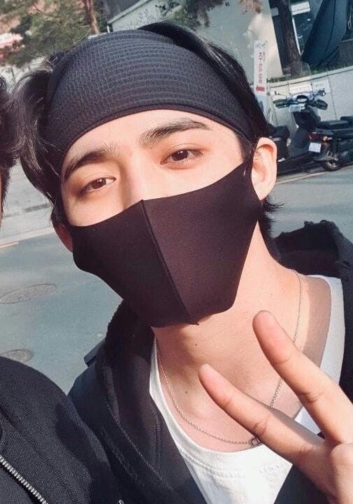 aboutscoups's tweet photo. something about long haired scoups wearing headband https://t.co/lzIKXziXbk