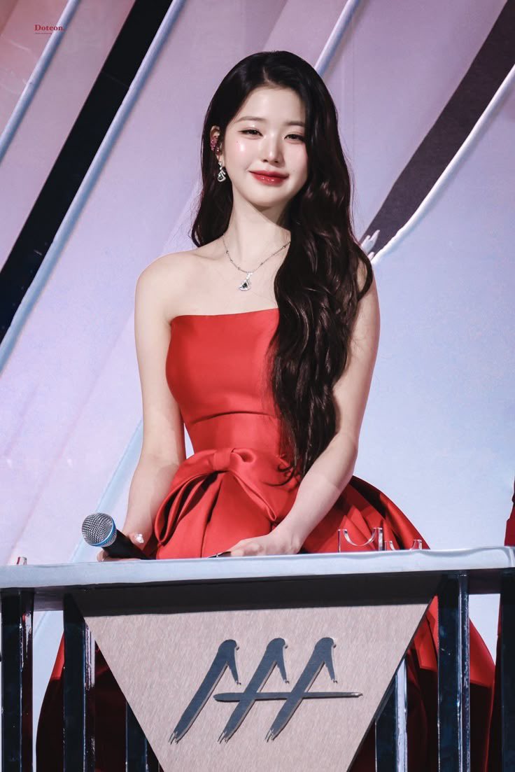 bbabysharks's tweet photo. @florynaprmtya @Anyaslalusalah ⠀

Aku Megumi mengucapkan terima kasih dan mohon maaf apabila ada salah kata selama memandu acara. Happy birthday once again to Kaerul, and have a wonderful night, everyone!"

⠀ https://t.co/Tg3K7eYxDf