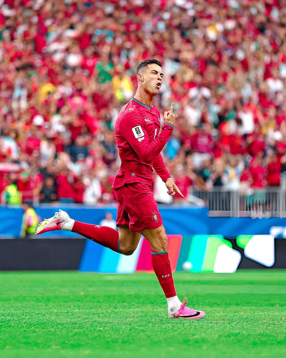 CRonaldoNews's tweet photo. The greatest to ever do it. 🐐 https://t.co/7n6s5uN63e
