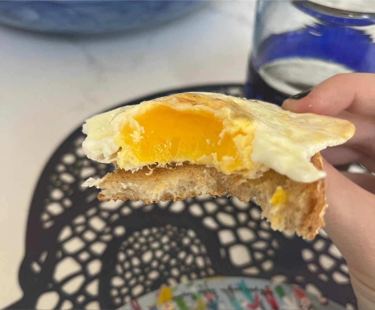 gilibird's tweet photo. look at how perfect i cooked this egg yolk…… https://t.co/UegLYBaGfo