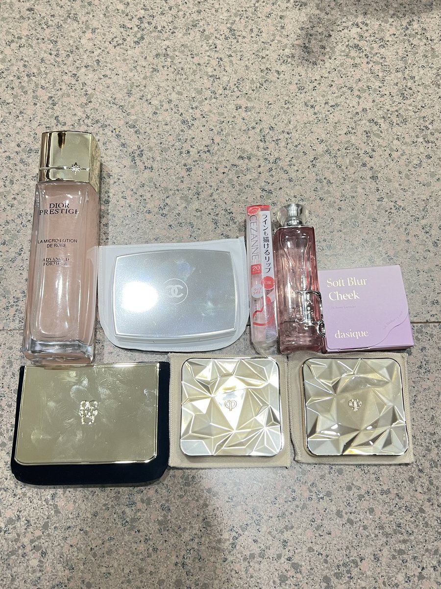 _ppayu's tweet photo. ใครสนใจปักได้เลยค้าบ ของแท้100%มือ1หมด!🫣 

#ส่งต่อ #ส่งต่อเครื่องสำอาง #ส่งต่อคสอ #ส่งต่อสกินแคร์ #ส่งต่อเครื่องสำอางมือสอง #ส่งต่อเสื้อผ้า #stylistshop #ส่งต่อน้ำหอม https://t.co/FpH1fXilDm