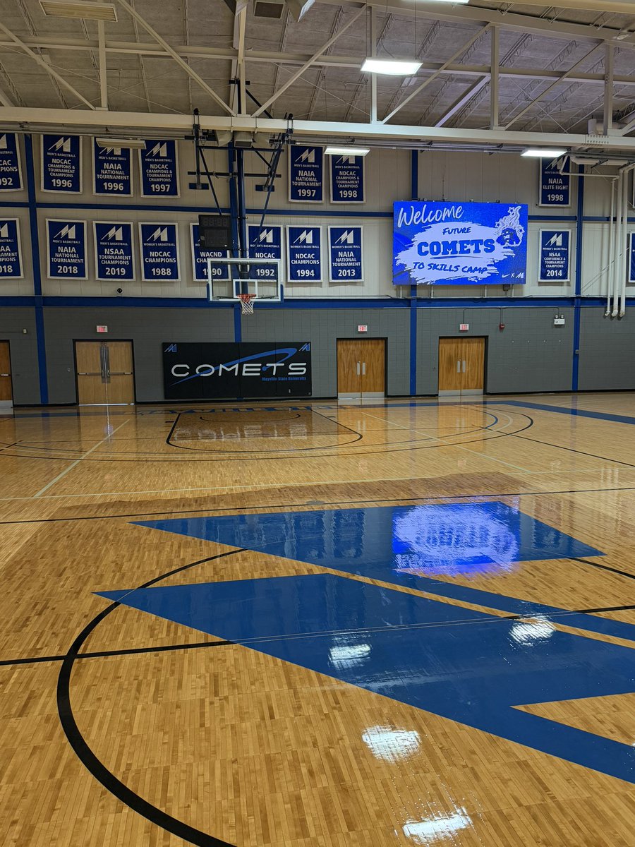 JennaBolstad's tweet photo. We are ready for Skills Camp today!! 
Welcome campers to Mayville State! 

#GDTBAC #RollMets☄️ https://t.co/hqBo1HtUgE