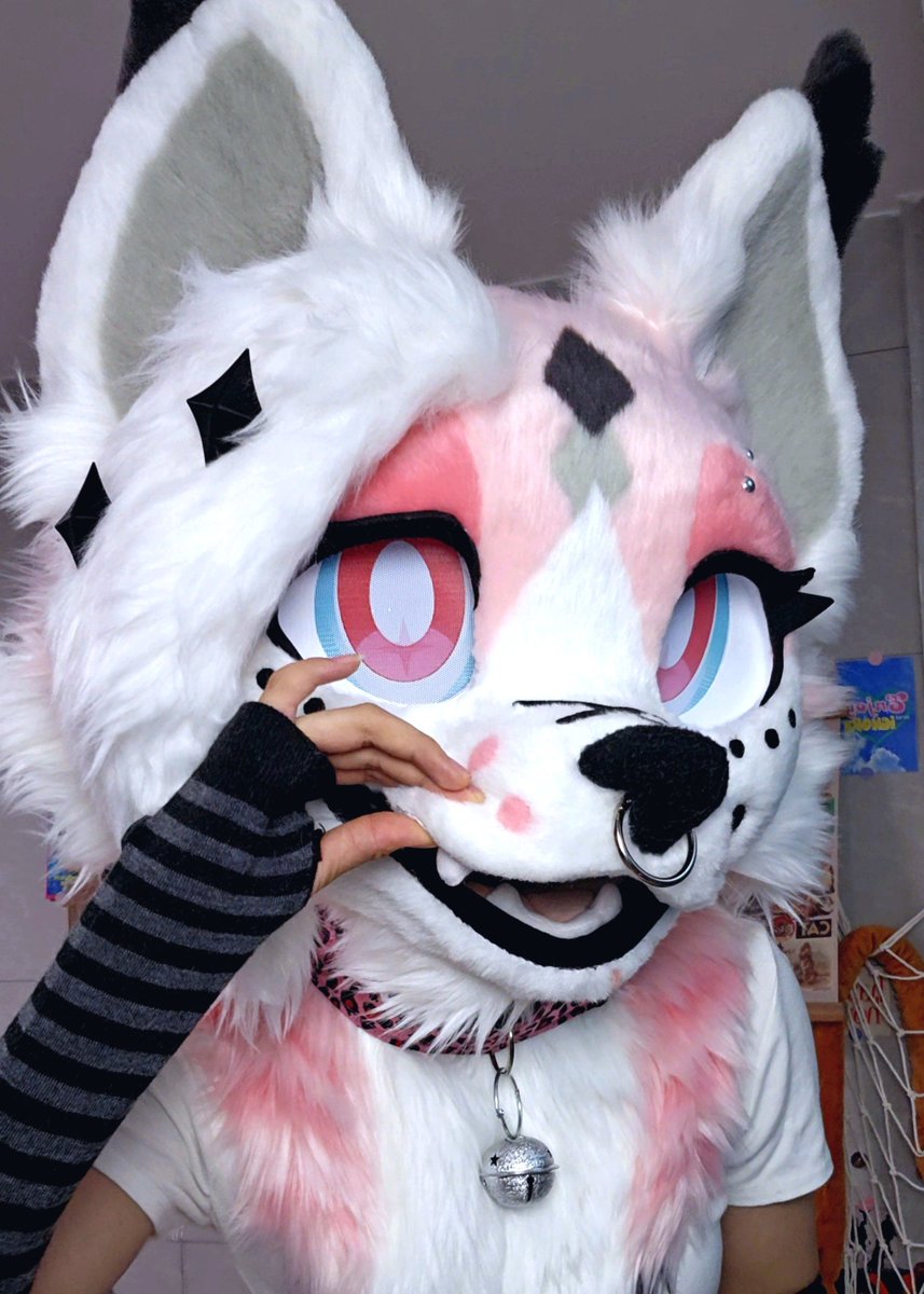 Tink489's tweet photo. teeth！✨️
#furryart #furrycommission #furrysale #fursuits https://t.co/7zAuLSTiIG