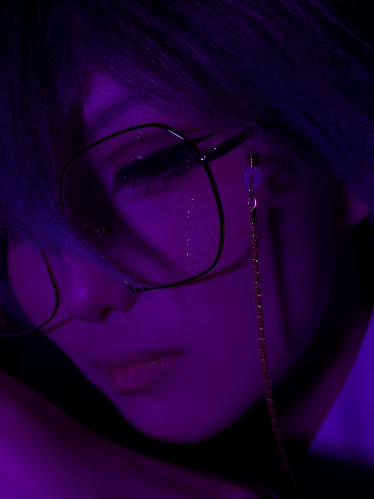 AmyGe14's tweet photo. 💙🖊️ “Please forgive me for not saying goodbyes.” 

💙-霜喵（我）
📹-花逢

#IkeEveland #cosplay #Ikenography #cos #IkeEvelandcosplay #NIJISANJI_EN #vtuber https://t.co/VlS3uiCOmr