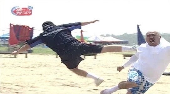 nlht109's tweet photo. ㅈㅉ ㄹㅇ이거라서 개웃김 어떻게한결같이 같이잇으면 무도해골같은연출만생기지 https://t.co/ahFdT7cmJx