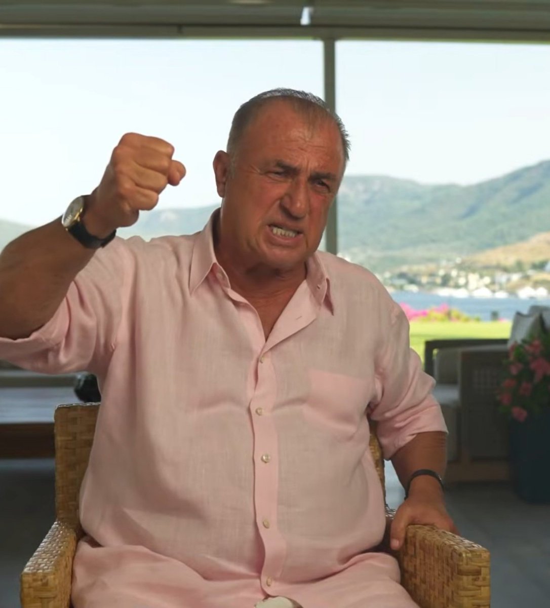 samiyengundem's tweet photo. Fatih Terim: "Sabunu ne kadar sıkarsanız, elinizden o kadar çabuk kayar." https://t.co/6u0eTNYyz0