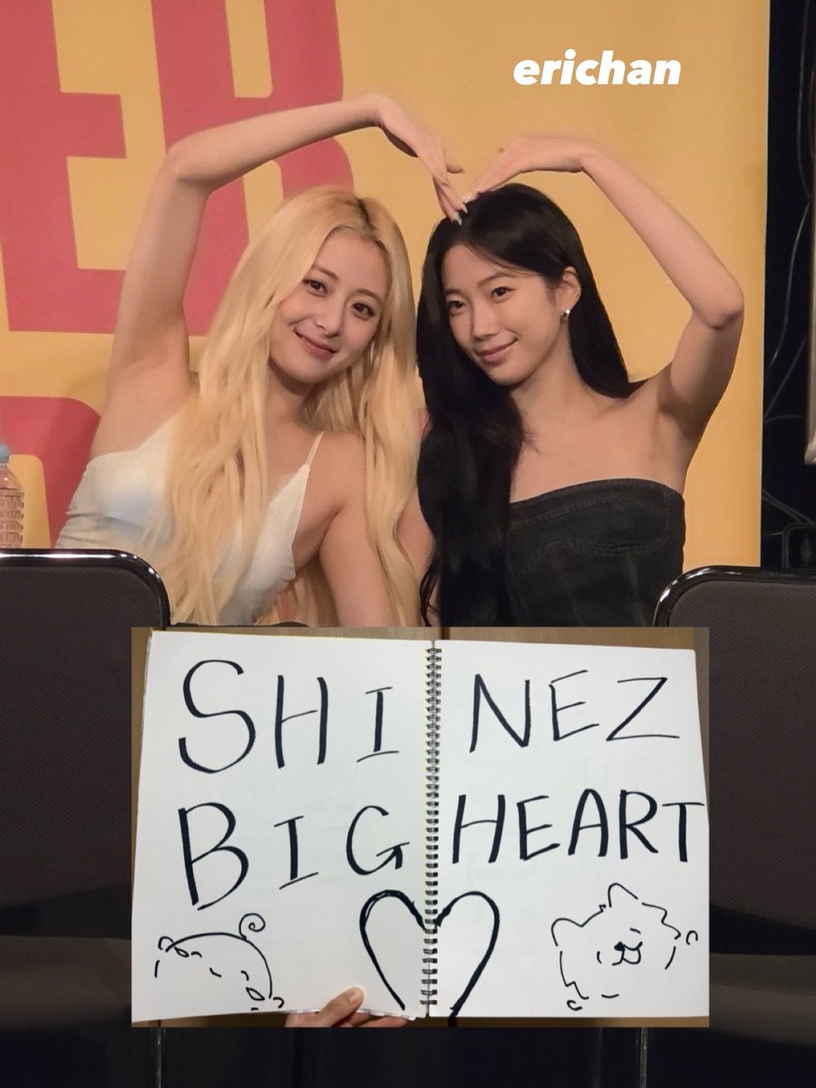 erichan6108's tweet photo. さもちとたまアリの時に作ったSHINEZ BIGHEARTのカンペ、タワレコサインで消費できた😭💚💙💚💙
ユンジン気付いてくれてカズハさんに教えてくれてありがとう😭

#HUHYUNJIN #ホユンジン #허윤진 
#KAZUHA #カズハ #카즈하
#LE_SSERAFIM #르세라핌 https://t.co/K4Bfd4mk4R