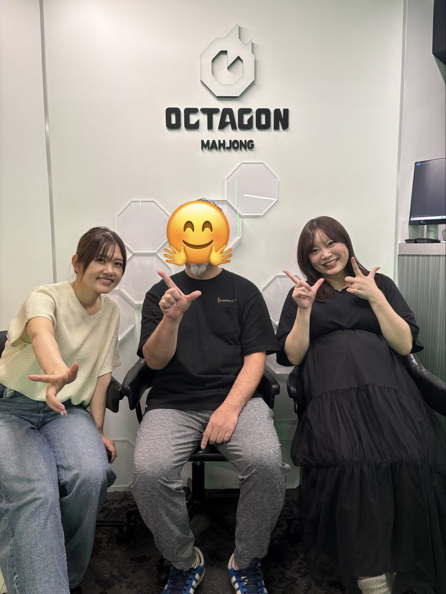 smith_M2014's tweet photo. 久しぶりのひなかよリーグ！

麻雀楽しいっ！成績はちょいプラ♪
ひなたんは今日も可愛かった👍
まつかよお身体に気をつけて😊

同卓した方々ありがとうございました😄

#まつかよリーグ https://t.co/KmcujDhvky
